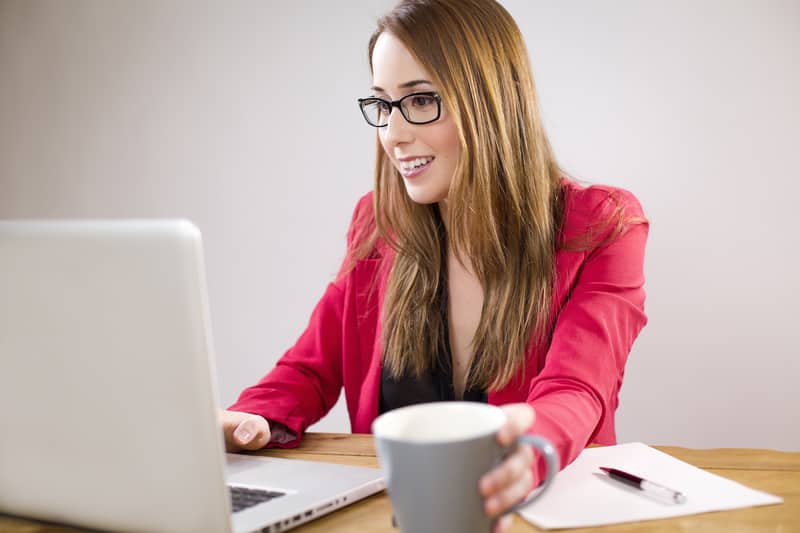 mujer trabajando